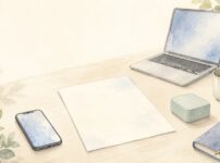 パソコンやスマートフォンが変わっても中央の文章ファイルが残る様子を描いた手書き風イラスト